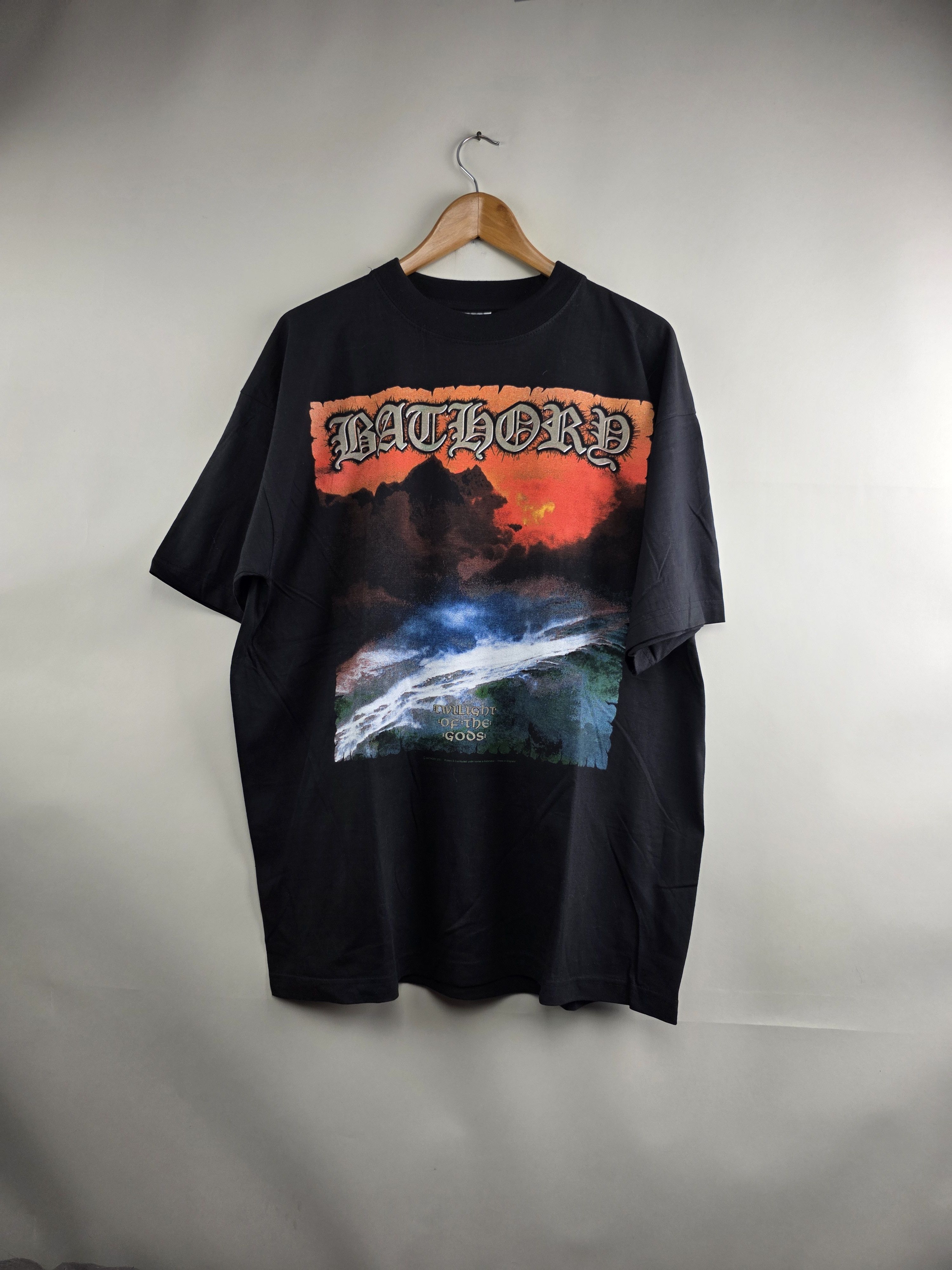 Band Tees 2001 Bathory Twilight of the gods XL 23.5" 30.5" Size US XL / EU 56 / 4 - 1 Thumbnail