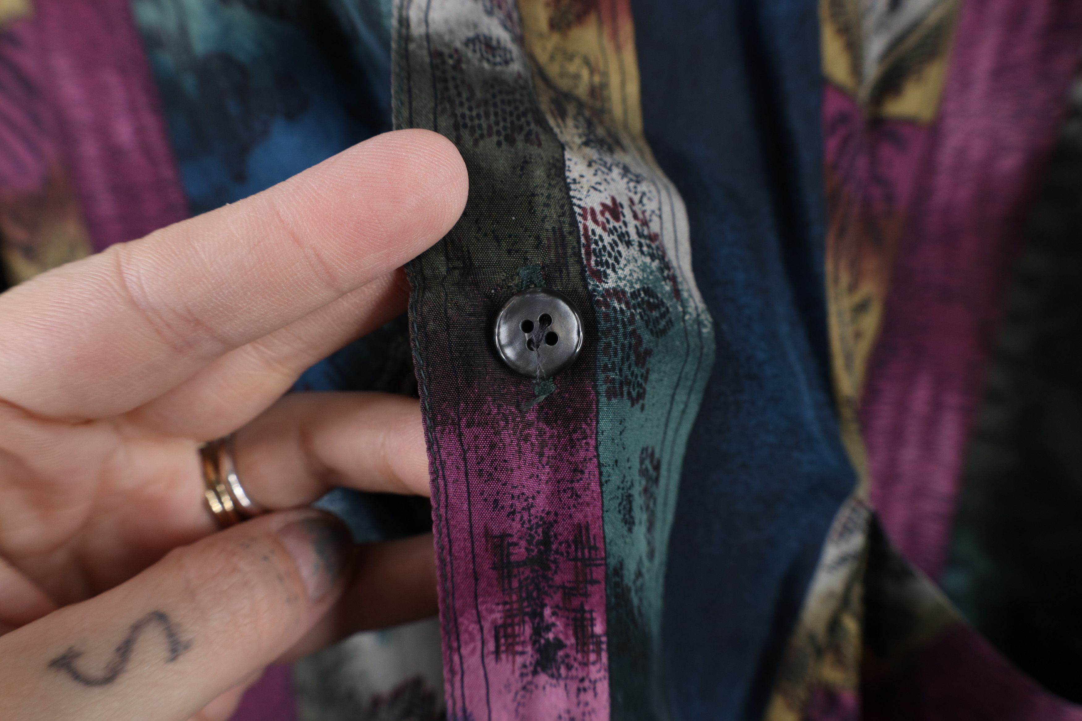 Vintage Vintage 90s Streetwear Southwestern Baggy Fit Button Shirt Size US XL / EU 56 / 4 - 7 Thumbnail
