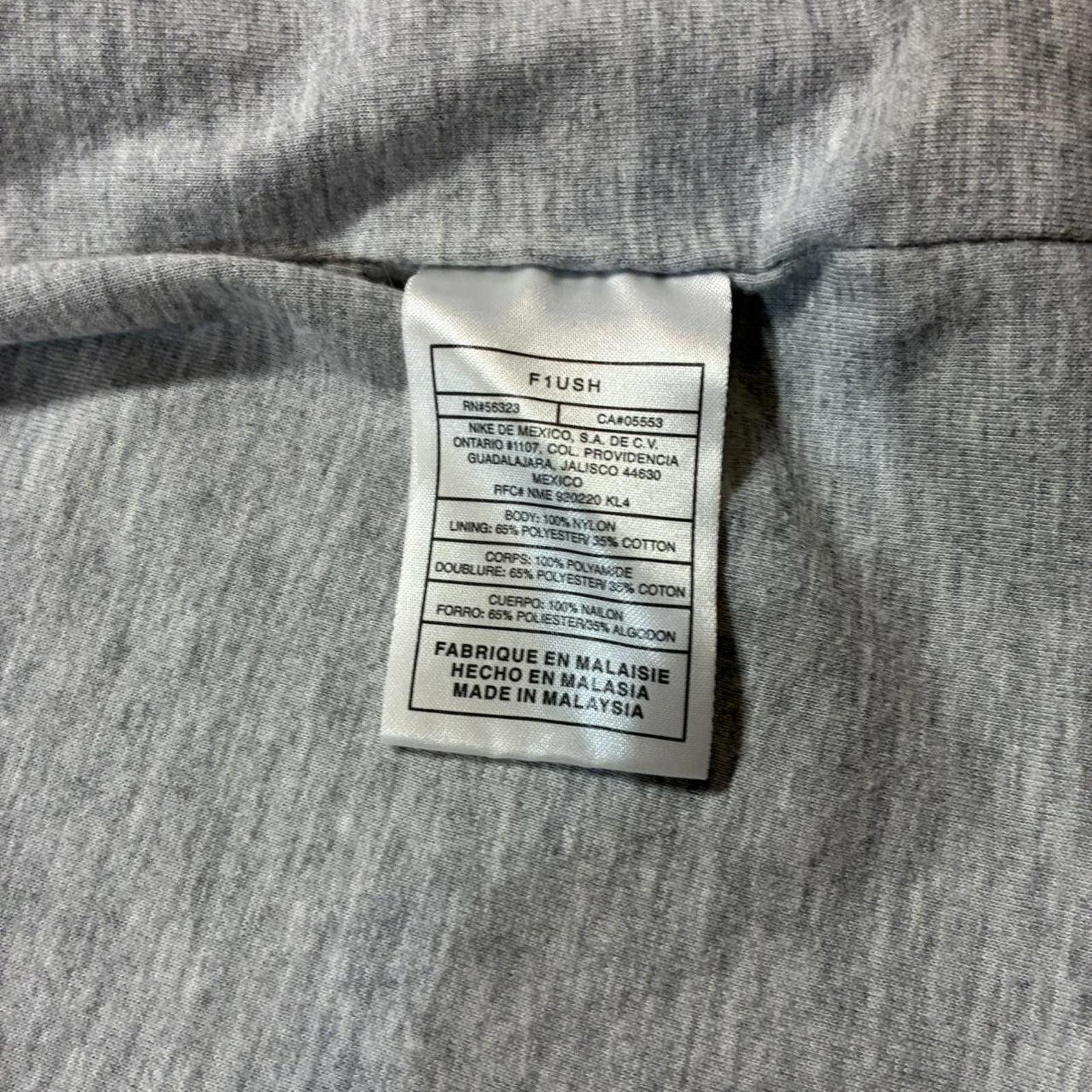 Nike Vintage 00's Nike Men's Silver & Blue Full-Zip Windbreaker Size US L / EU 52-54 / 3 - 6 Thumbnail