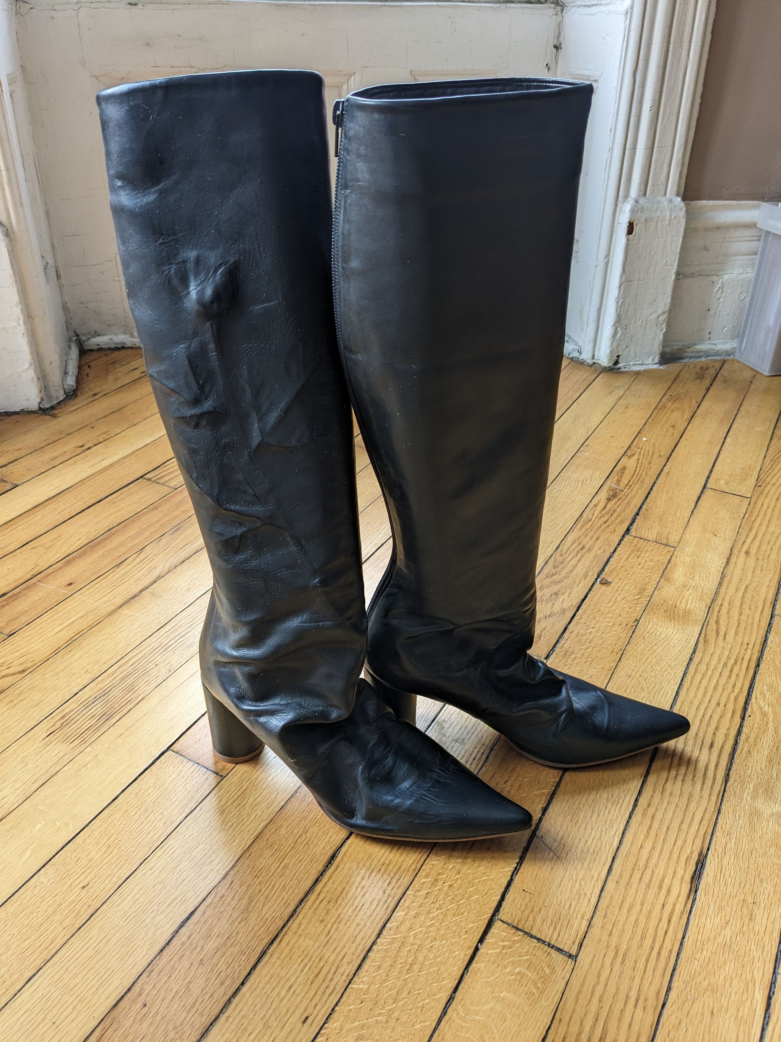 image of Vintage Made In Italy Leather Pointed Toes Boots in Black, Women's (Size 9.5)