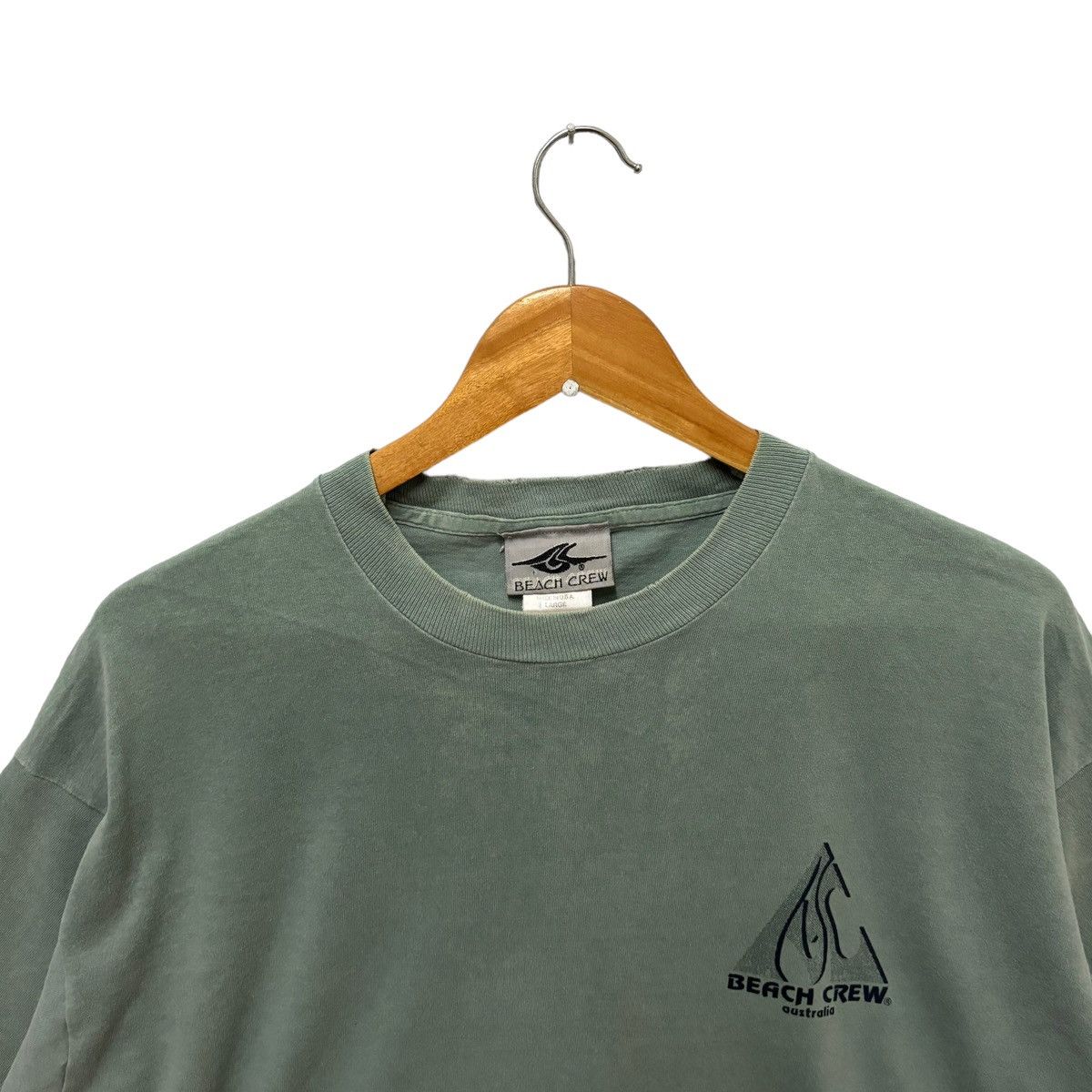 Vintage Vintage Beach Crew Australia Surf Style Tshirt Size US L / EU 52-54 / 3 - 7 Thumbnail