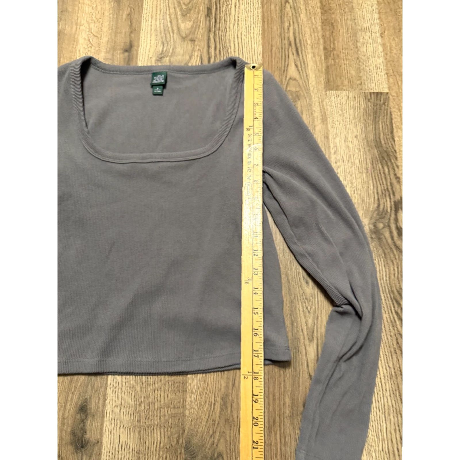 Vintage Wild Fable Shirt Women's Small Gray Long Sleeve Crop Top Scoop Neck Size S / US 4 / IT 40 - 7 Thumbnail