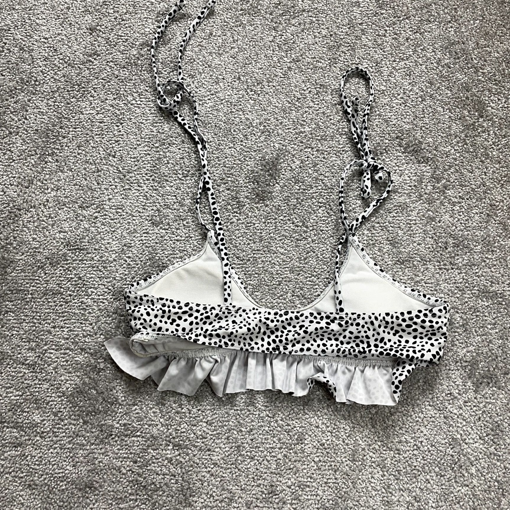 Shein SheIn Swimwear Bikini Top Womens S White Dalmatian Ruffles Self Tie Beach Animal Print Short Sleeve? Size S / US 4 / IT 40 - 2 Thumbnail