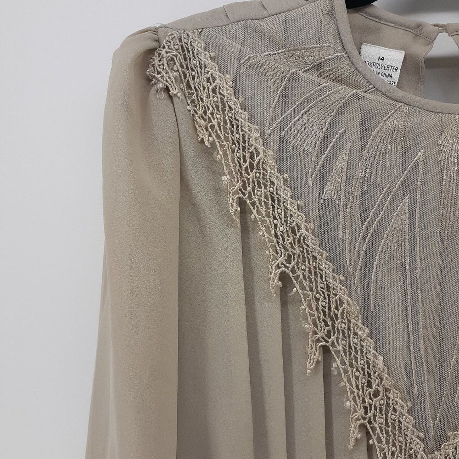 Vintage Liz Roberts Vintage Cottagecore Blouse 14 Sheer Beige Lace Size XL / US 12-14 / IT 48-50 - 10 Thumbnail