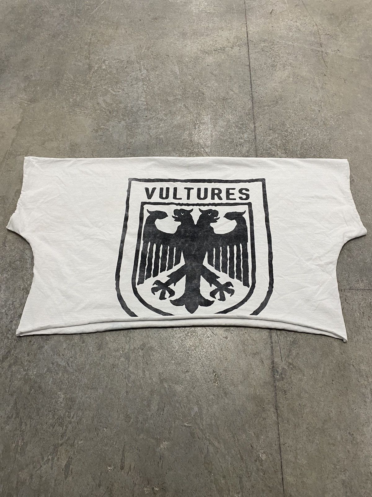 Kanye West Kanye west vultures cropped t shirt Size US M / EU 48-50 / 2 - 1 Thumbnail