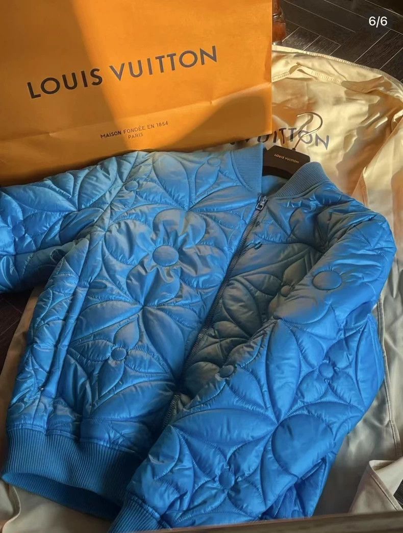Louis Vuitton Louis Vuitton Blue embossed cotton print jacket Size US S / EU 44-46 / 1 - 5 Thumbnail