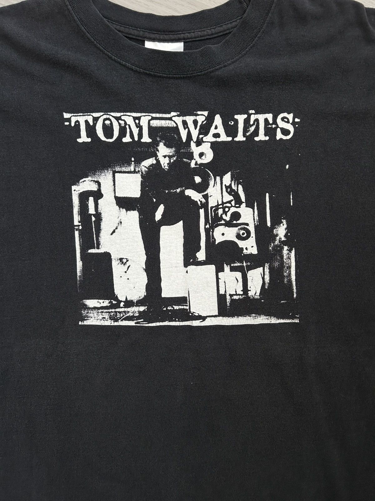 Vintage Tom Waits T Shirt 00s Size US XL / EU 56 / 4 - 3 Thumbnail