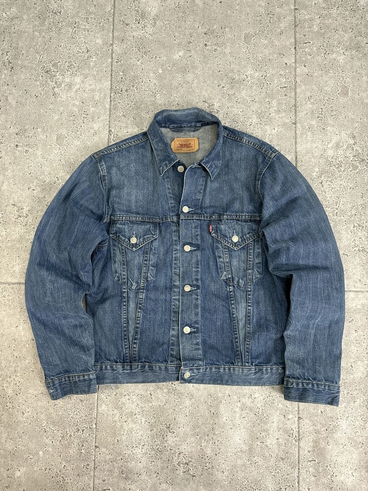 Levi's × Levi's Vintage Clothing Vintage Denim Trucker Jacket Levis Faded Blue 90s USA Japan Size US L / EU 52-54 / 3 - 1 Thumbnail