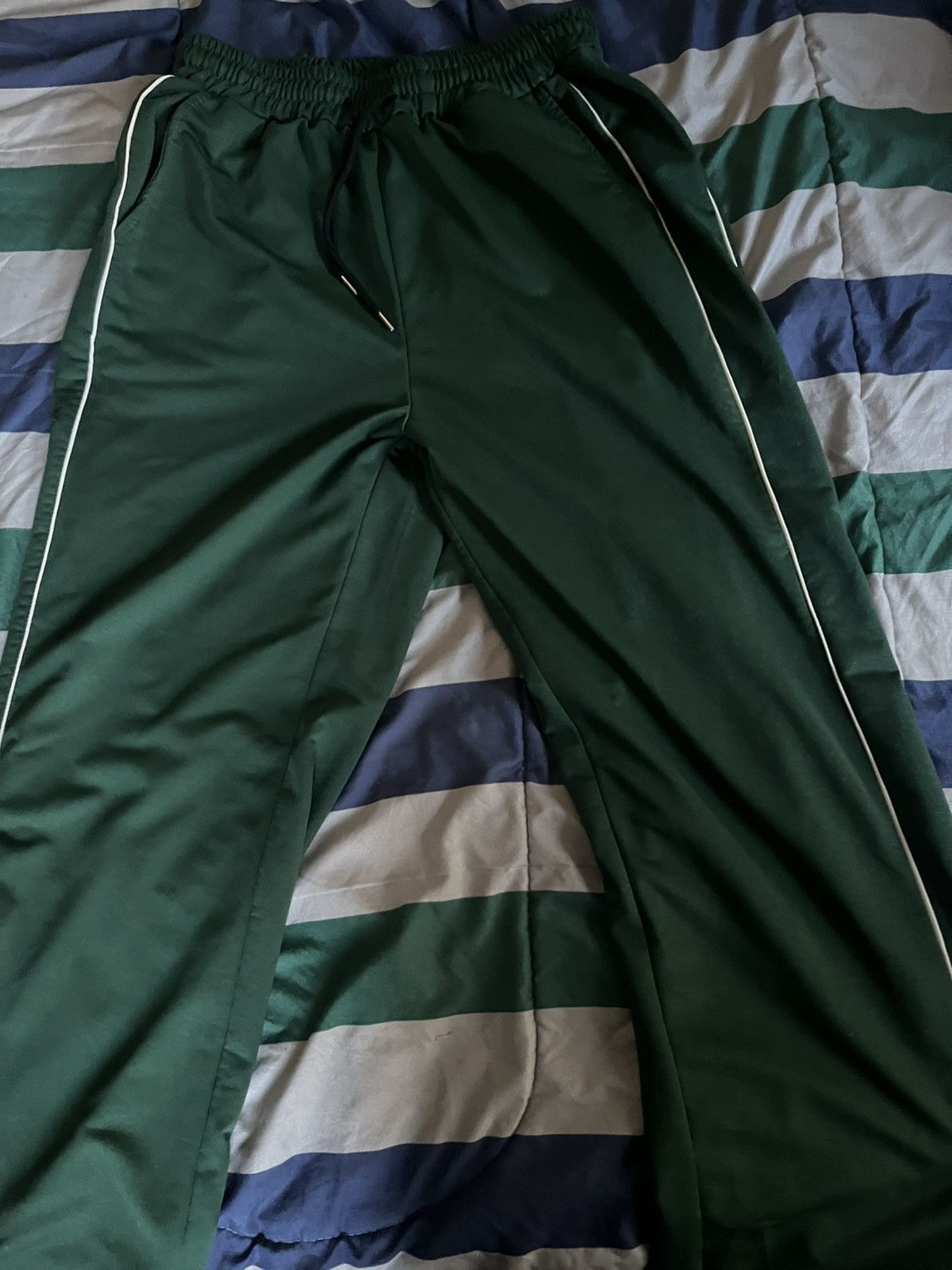 Other Green baggy sweats Size US 33 - 1 Thumbnail