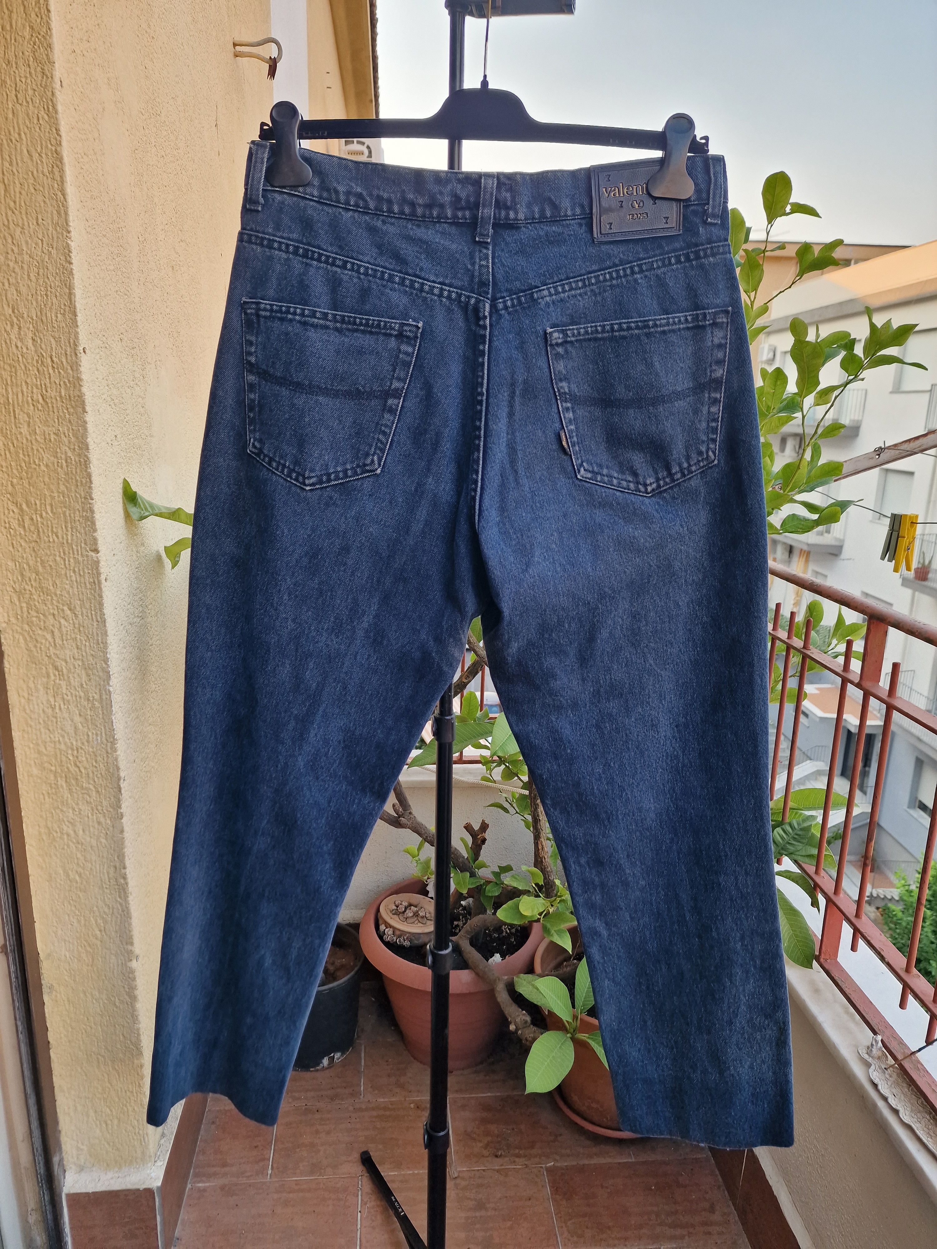 Valentino Rare Valentino Garavani 90s Straight Leg Denim Jeans Size US 32 / EU 48 - 2 Thumbnail