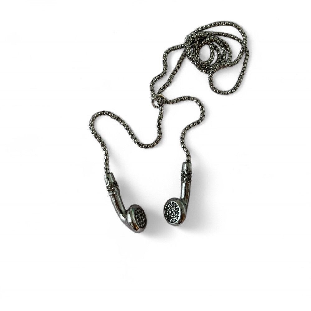 Japanese Brand Vintage Headphones Silver Airpods Necklace Hip Hop Jewelry Size ONE SIZE - 1 Thumbnail