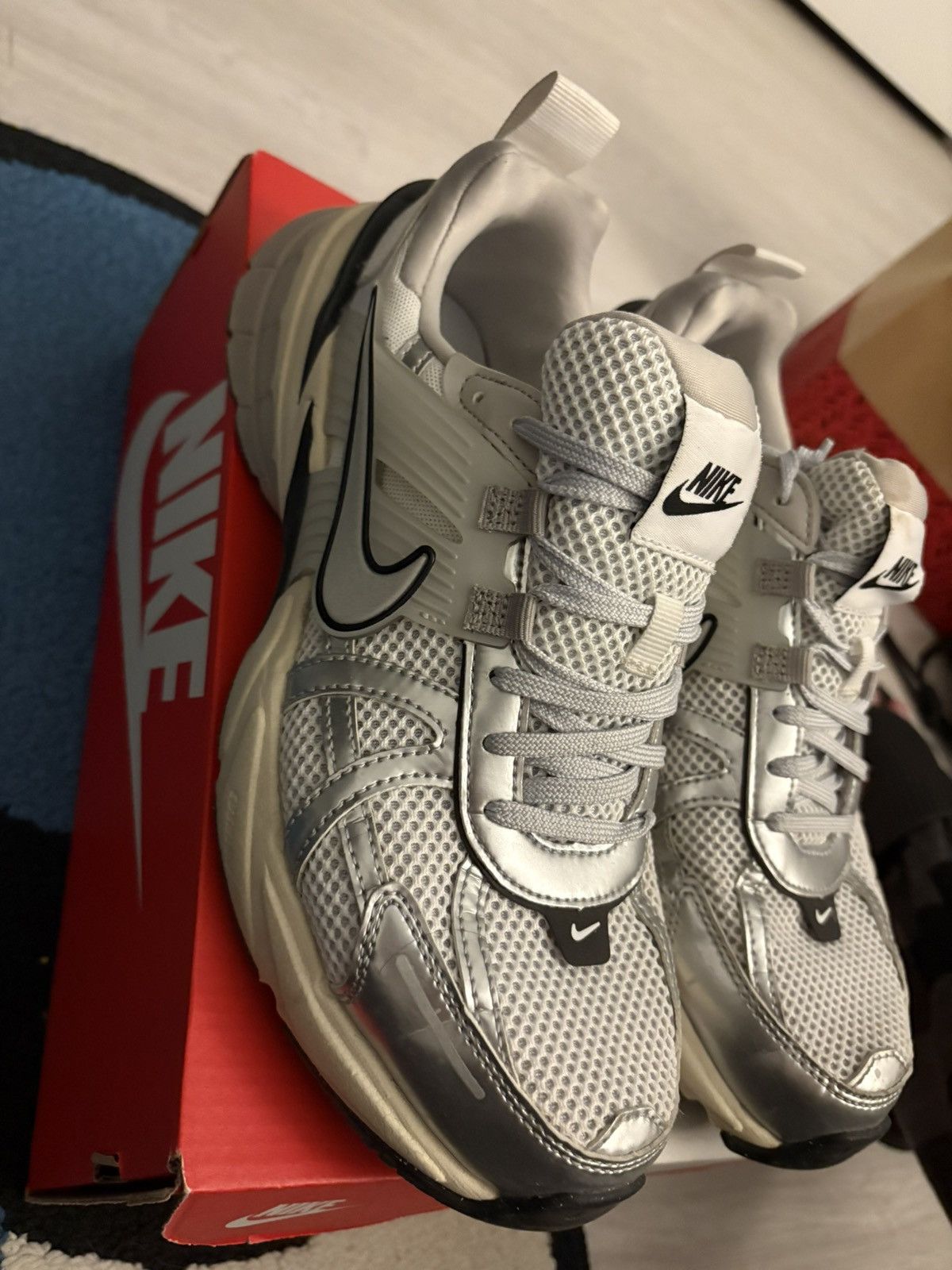 Nike Nike V2K Run Size US 8.5 / EU 41-42 - 2 Thumbnail
