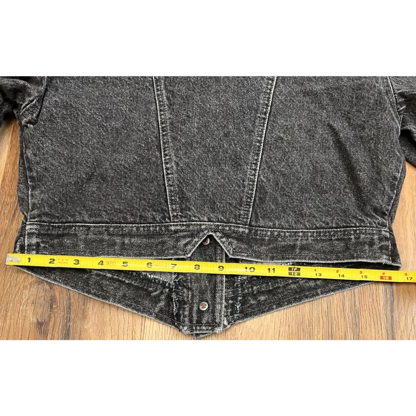 Lee VINTAGE Lee Denim Jacket 80s USA Cropped Point Hem Trucker Jean S / M Black Womens Jacket Short Cropped Denim 153438 Size 32" / US 10 / IT 46 - 7 Thumbnail