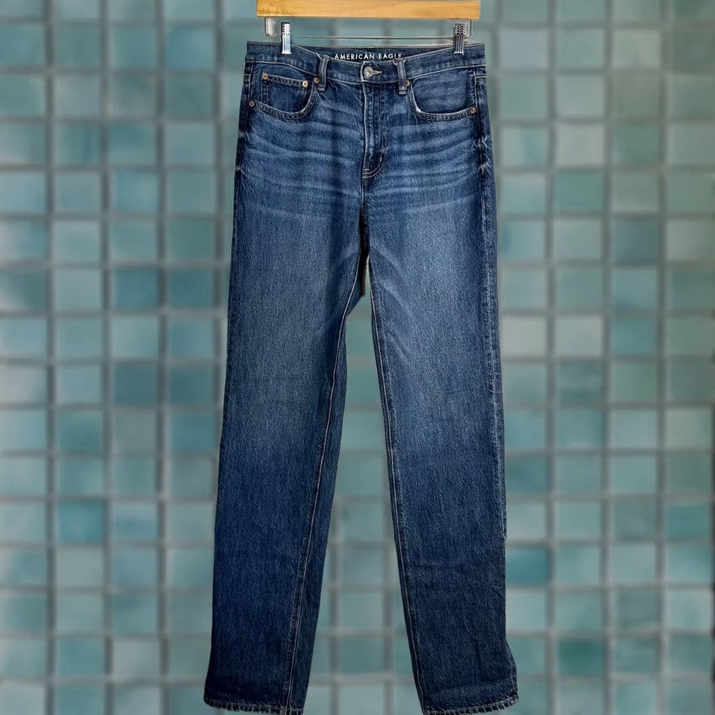 American Eagle Outfitters American Eagle Jeans Baggy Straight Leg 4 X Long Blue Medium Wash Womens 5-Pocket Denim Regular Stretch Comfort Embroidered Logo Vintage No Size 27" / US 4 / IT 40 - 1 Thumbnail