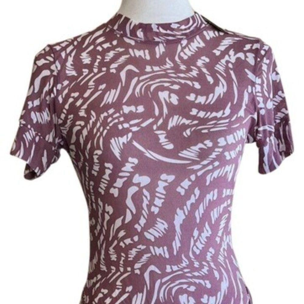 Designer CT1125a NWT-SKIMS SUMMER MESH BODYSUIT-RASBERRY SWIRL 4X Size M / US 6-8 / IT 42-44 - 1 Thumbnail