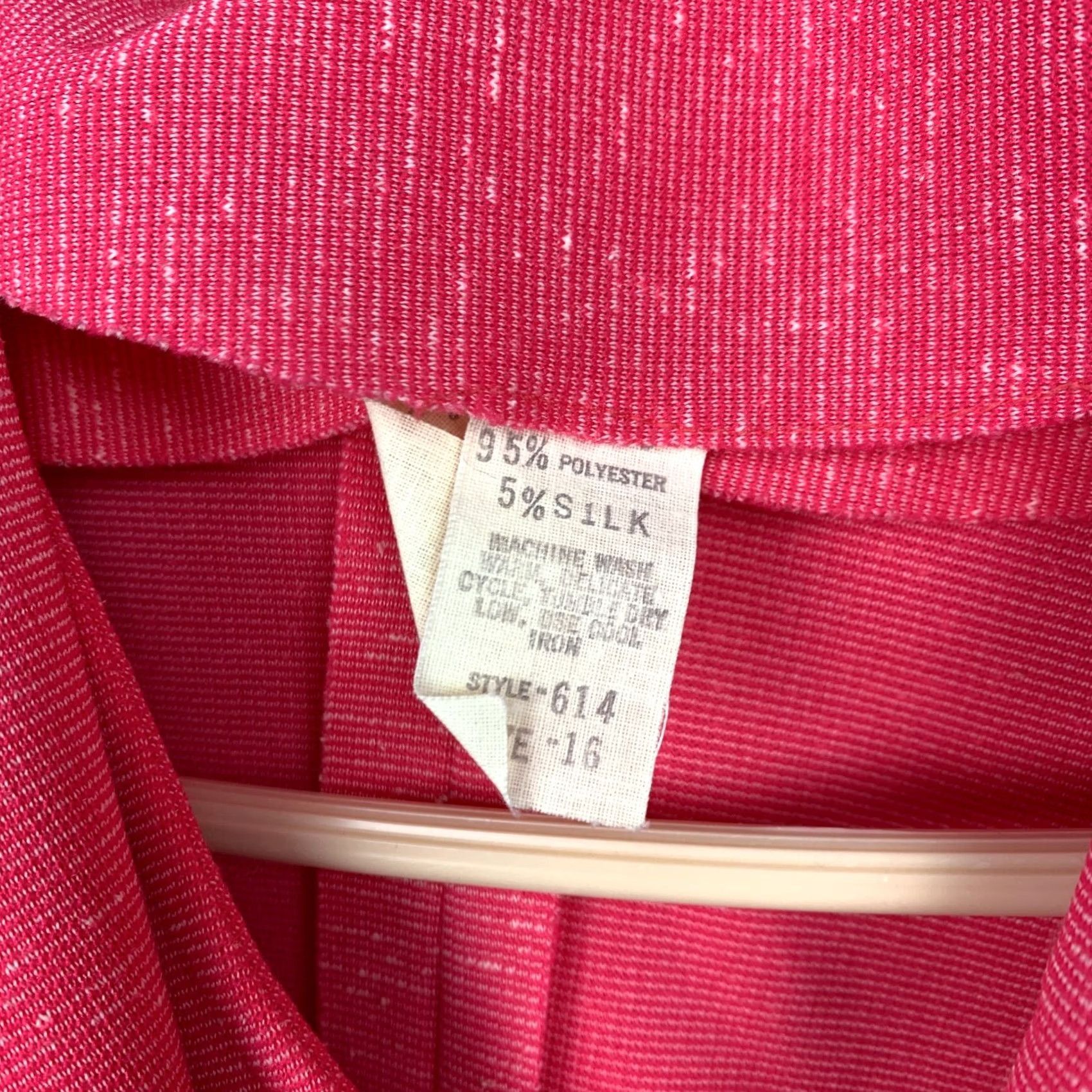 Vintage VINTAGE Silk Polyester Blend Bright Pink 3-Piece Leisure Suit Womens 16 Barbie Shirt Hoodie Pants Jacket Vest 70s Mens Womens Girls Boys Size XXL / US 16-18 / IT 52-54 - 3 Thumbnail