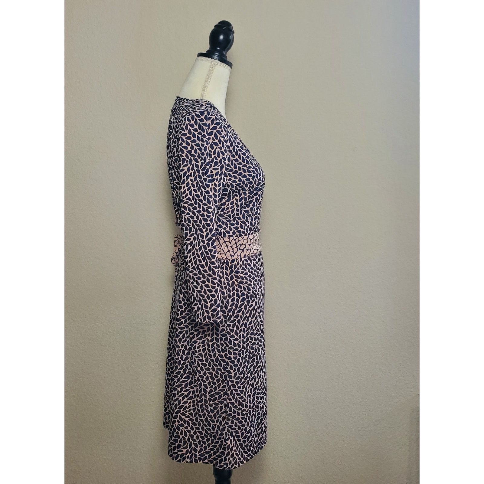 Ann Taylor Ann Taylor Leafy Midi Wrap Dress 4 Size S / US 4 / IT 40 - 2 Thumbnail