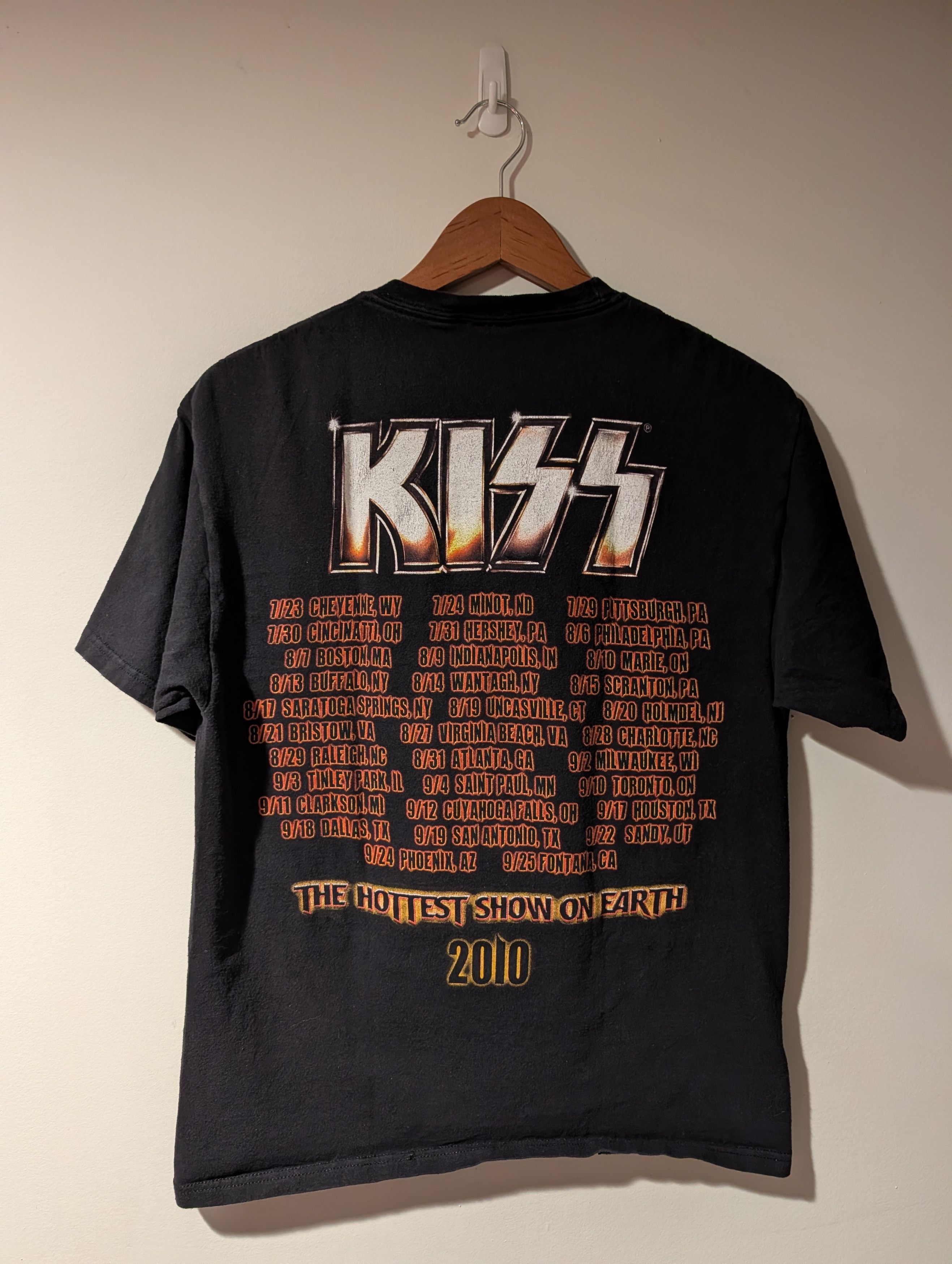 Band Tees KISS Hottest Show On Earth 2010 North American Tour T Shirt Size US M / EU 48-50 / 2 - 5 Thumbnail