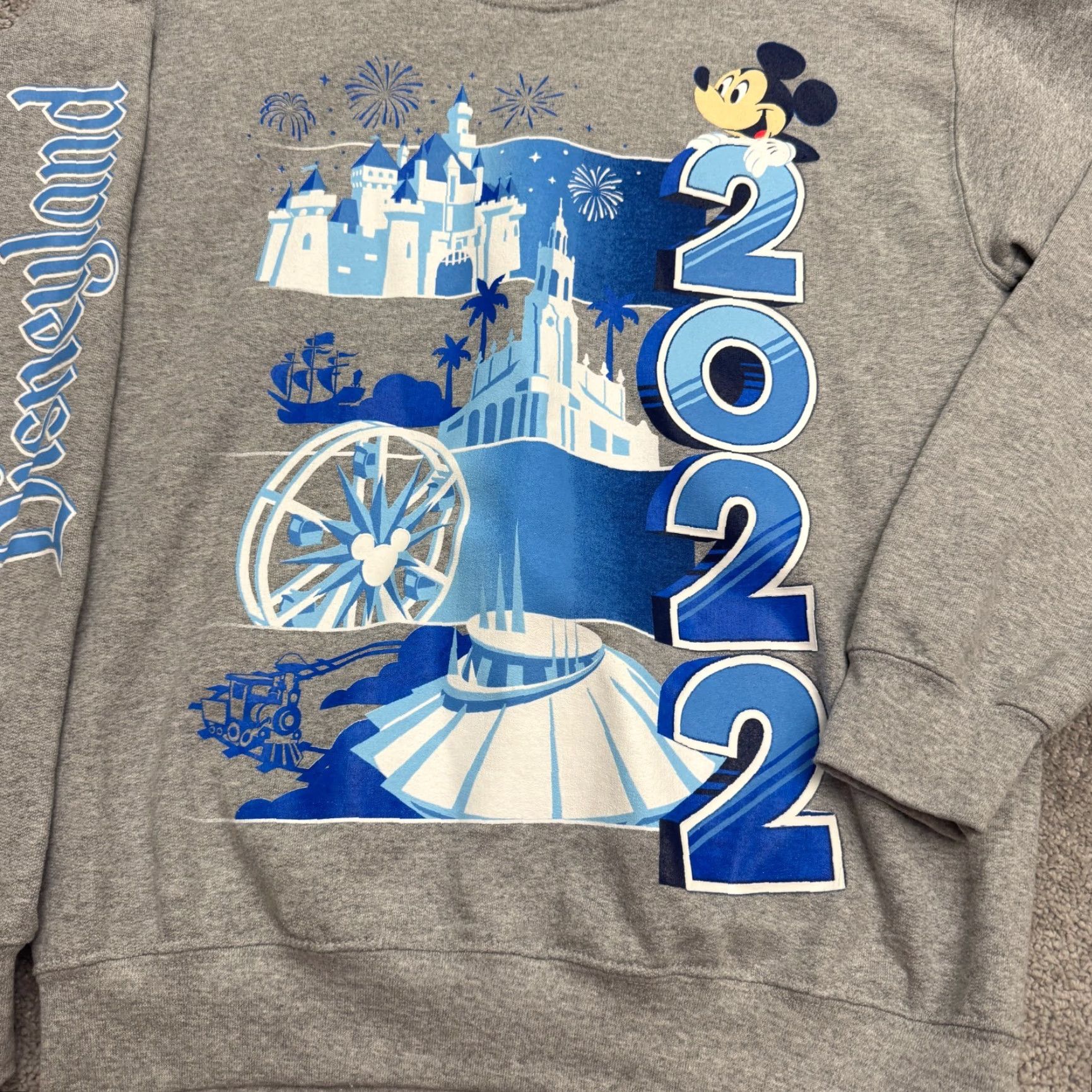 Disney Disney Mickey Mouse Castle Sweatshirt Womens XS Gray Graphic Size XS / US 0-2 / IT 36-38 - 5 Thumbnail