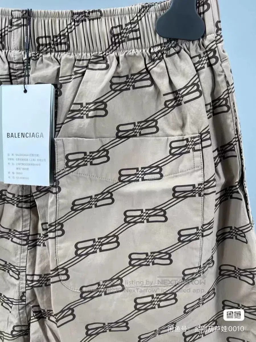 Balenciaga balenciaga logo print khaki casual shorts. Size US 30 / EU 46 - 3 Thumbnail
