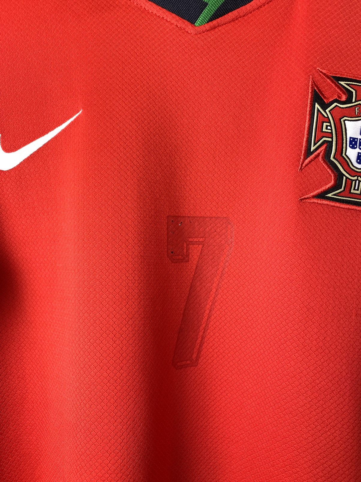 Nike Vintage Nike Portugal Ronaldo 7 Soccer Jersey Tee Size US S / EU 44-46 / 1 - 6 Thumbnail