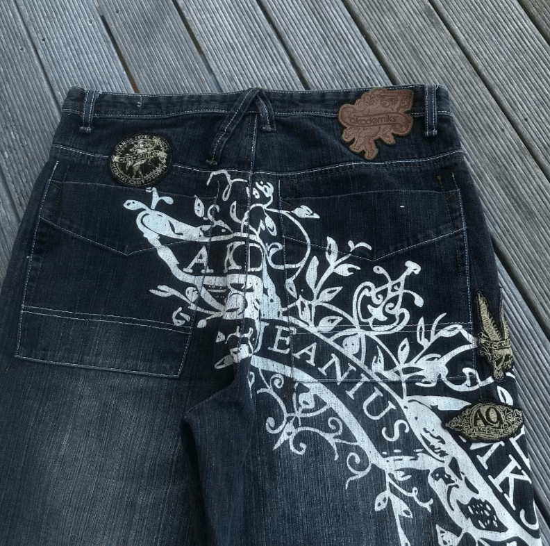 Japanese Brand Denim Shorts Pattern Embroidery Loose Size US 32 / EU 48 - 3 Thumbnail