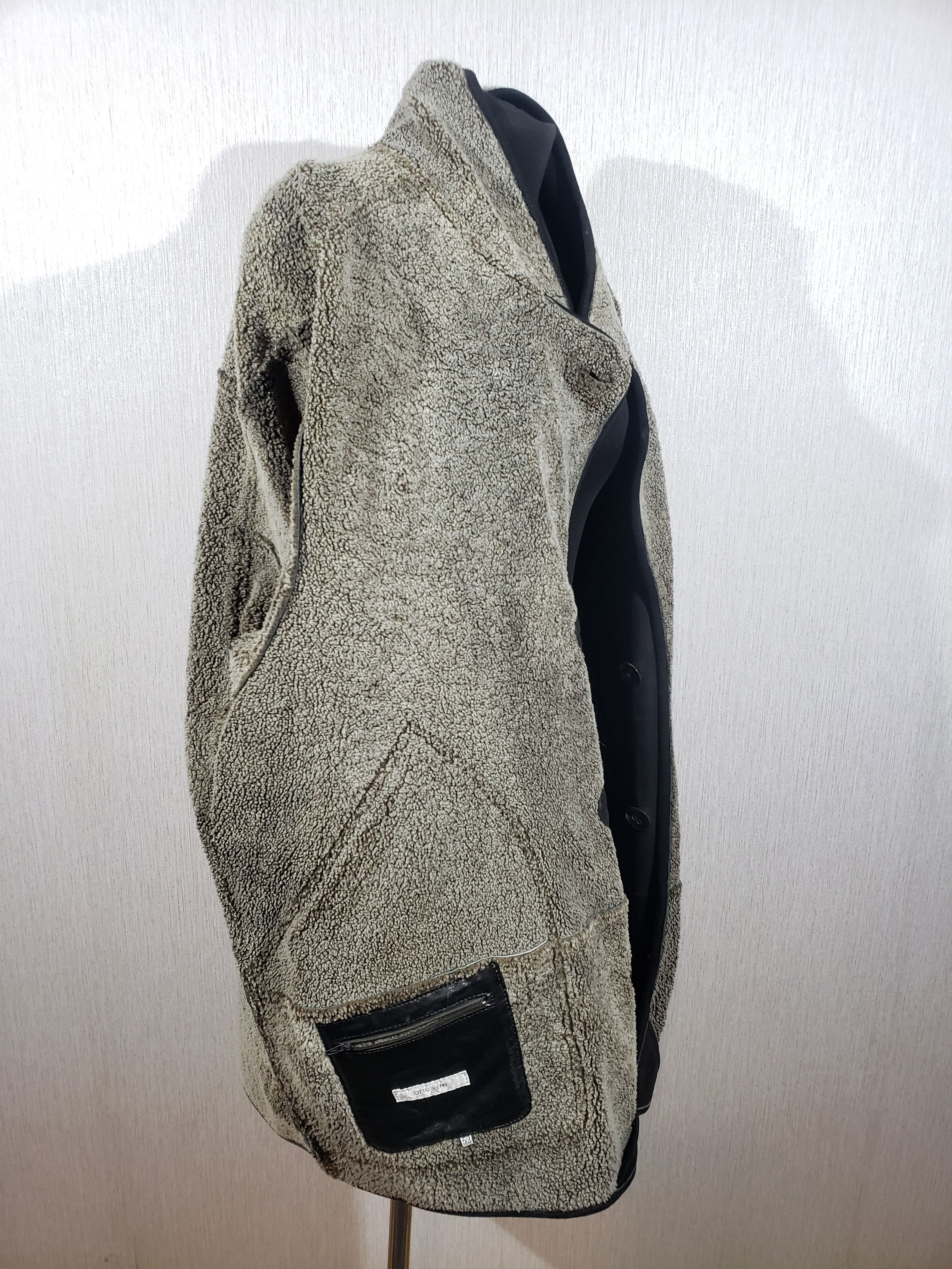 Other Wonderful men's black sheepskin coat with buttons. Size US XL / EU 56 / 4 - 7 Thumbnail