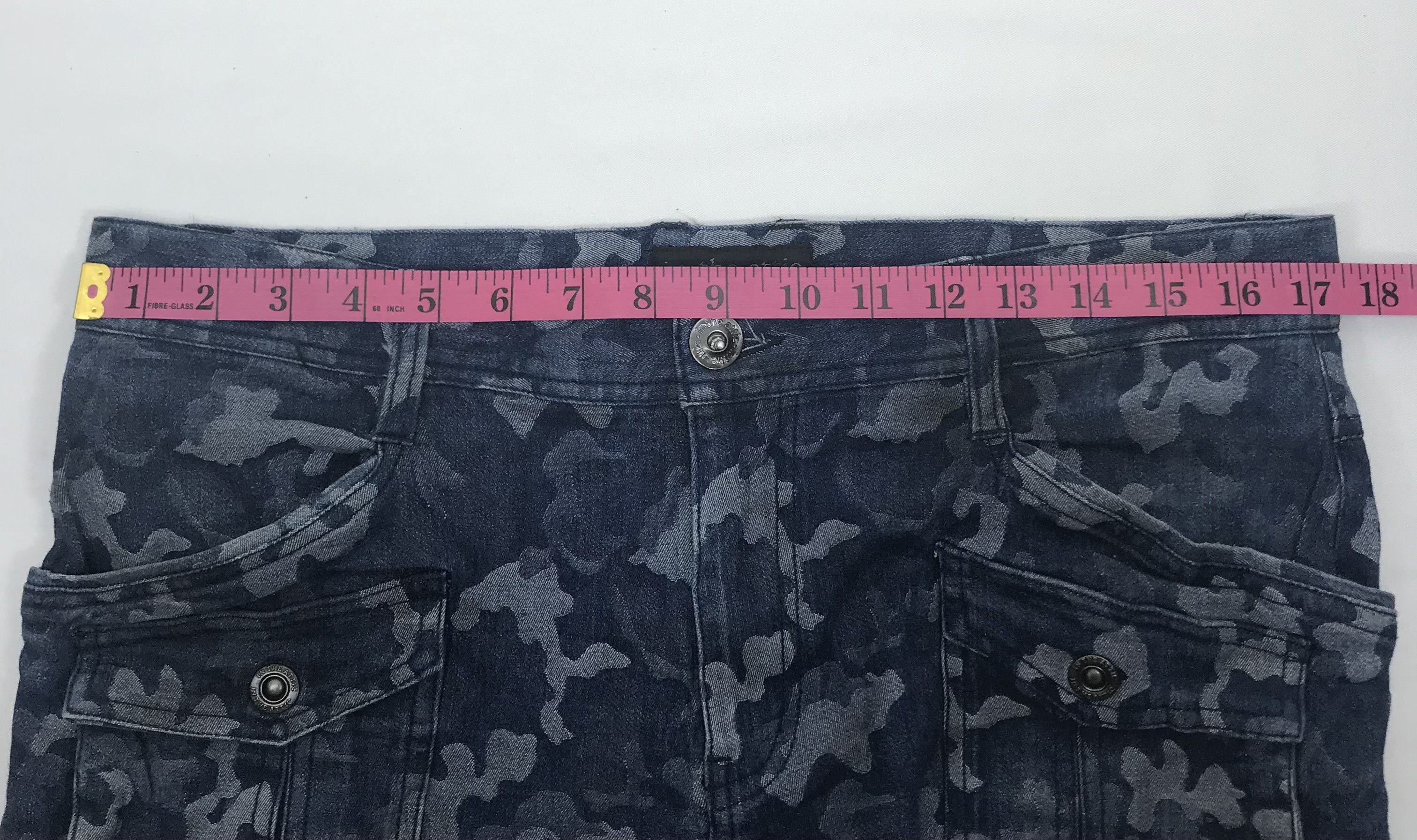 In The Attic Vintage In The Attic Camo Design Multi Pocket Cargo Jeans Size US 34 / EU 50 - 16 Thumbnail