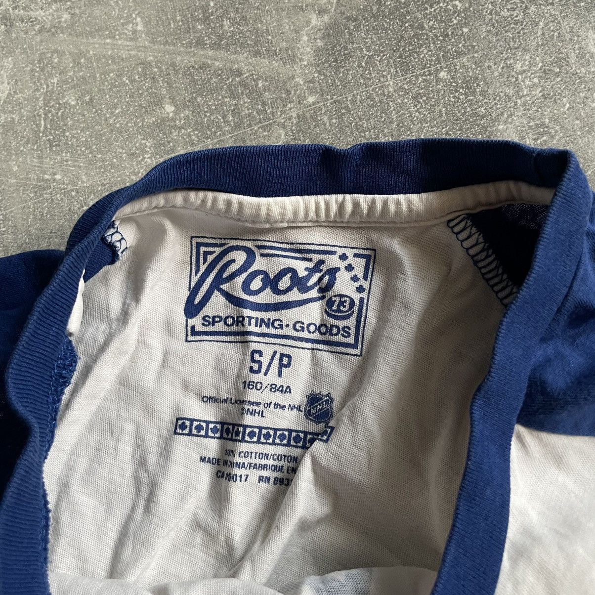 NHL Vintage 90s Toronto Maple Leafs Bulletin AOP NHL Tee shirt Size US S / EU 44-46 / 1 - 3 Thumbnail