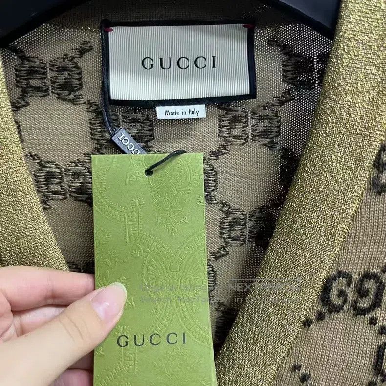 Gucci Gucci Gold thread full logo button V-neck coat Size US S / EU 44-46 / 1 - 3 Thumbnail
