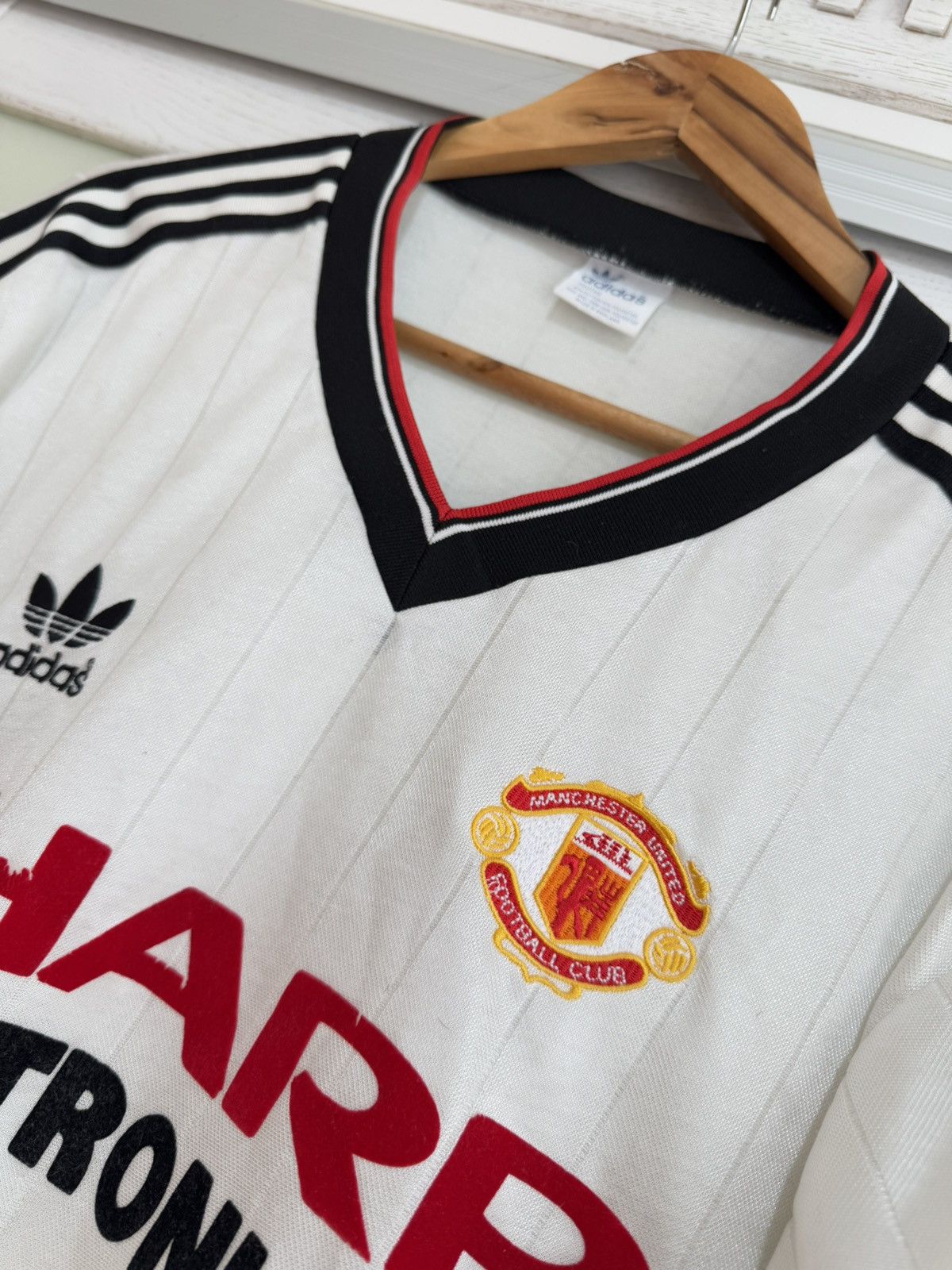 Adidas Very Rare Manchester United 1982-1984 Away Soccer Jersey Kit Size US L / EU 52-54 / 3 - 11 Thumbnail