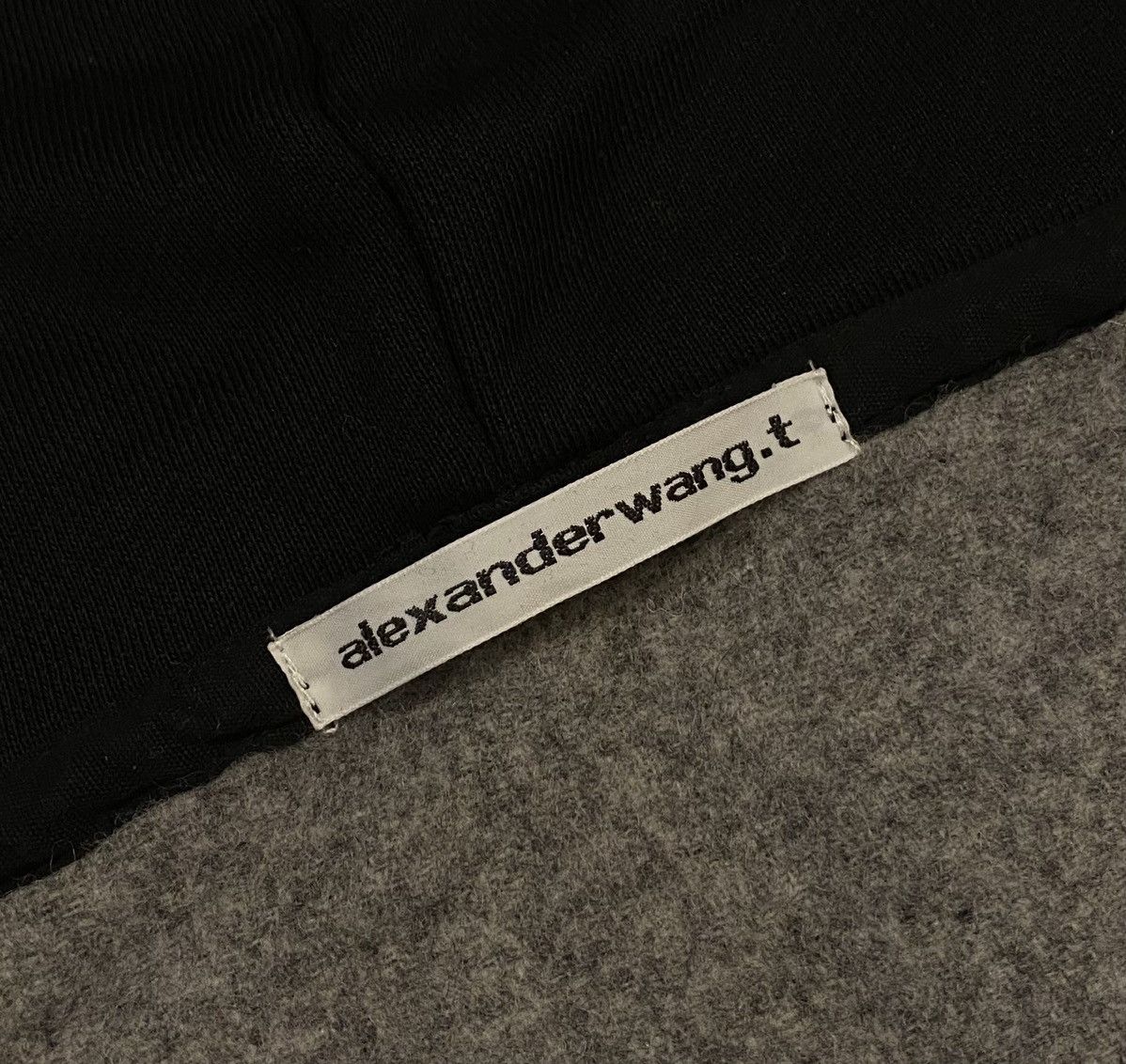 Alexander Wang Alexander Wang T Big Logo Hoodie Scarf x Luxury Size ONE SIZE - 5 Thumbnail