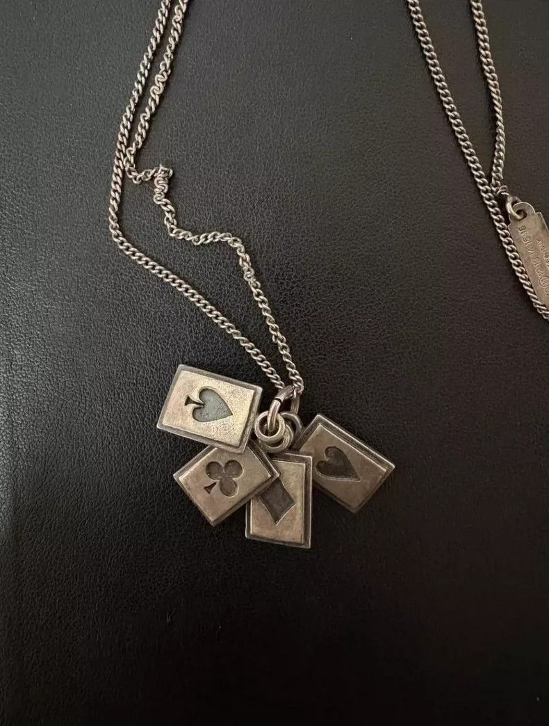 maison margiela 08aw playing cards necklace 2504-Nextarrow