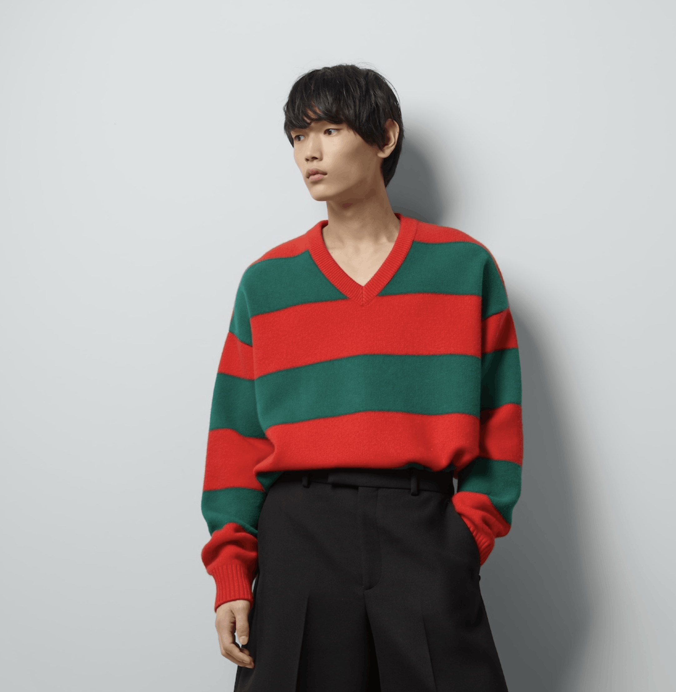 Gucci XL - Gucci Striped V-neck Felted Wool Sweater Red Green Size US XL / EU 56 / 4 - 2 Thumbnail