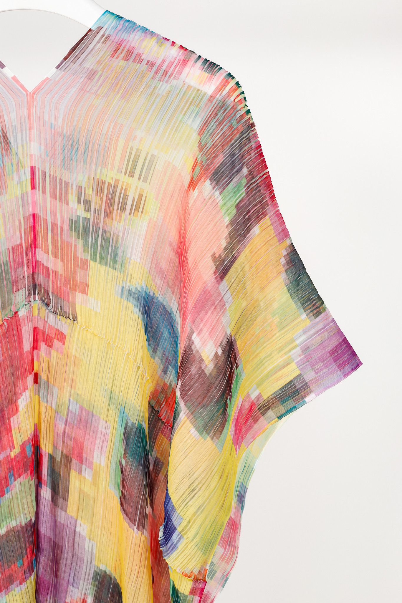 Pleats Please Issey Miyake Pleats Please Issey Miyake Multicolour Pixel-Printed Shawl Size ONE SIZE - 4 Thumbnail