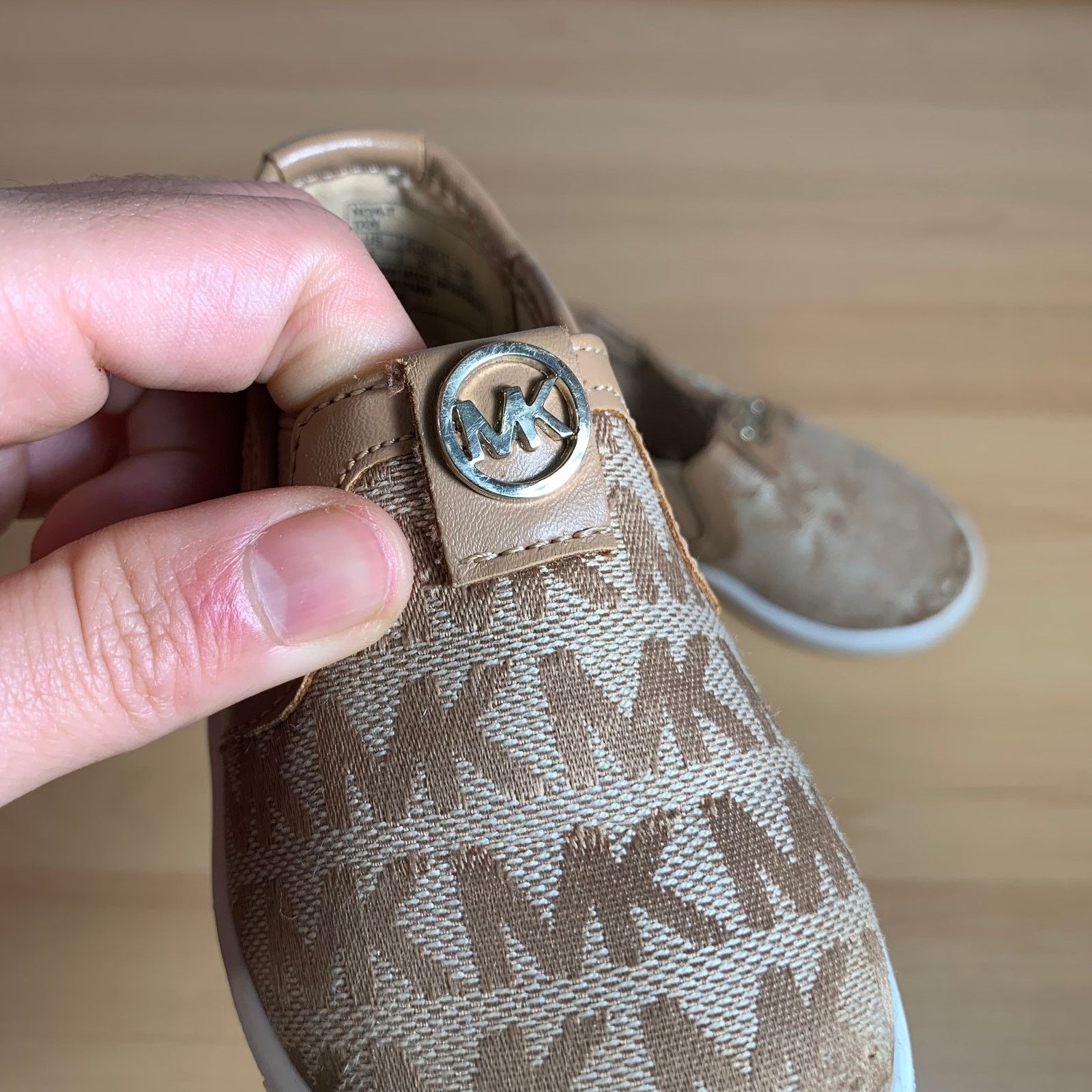 Michael Kors Kids' Michael Kors Tan/White Shoes with Logo Print Size 5US Size US 5 / EU 37 - 10 Thumbnail
