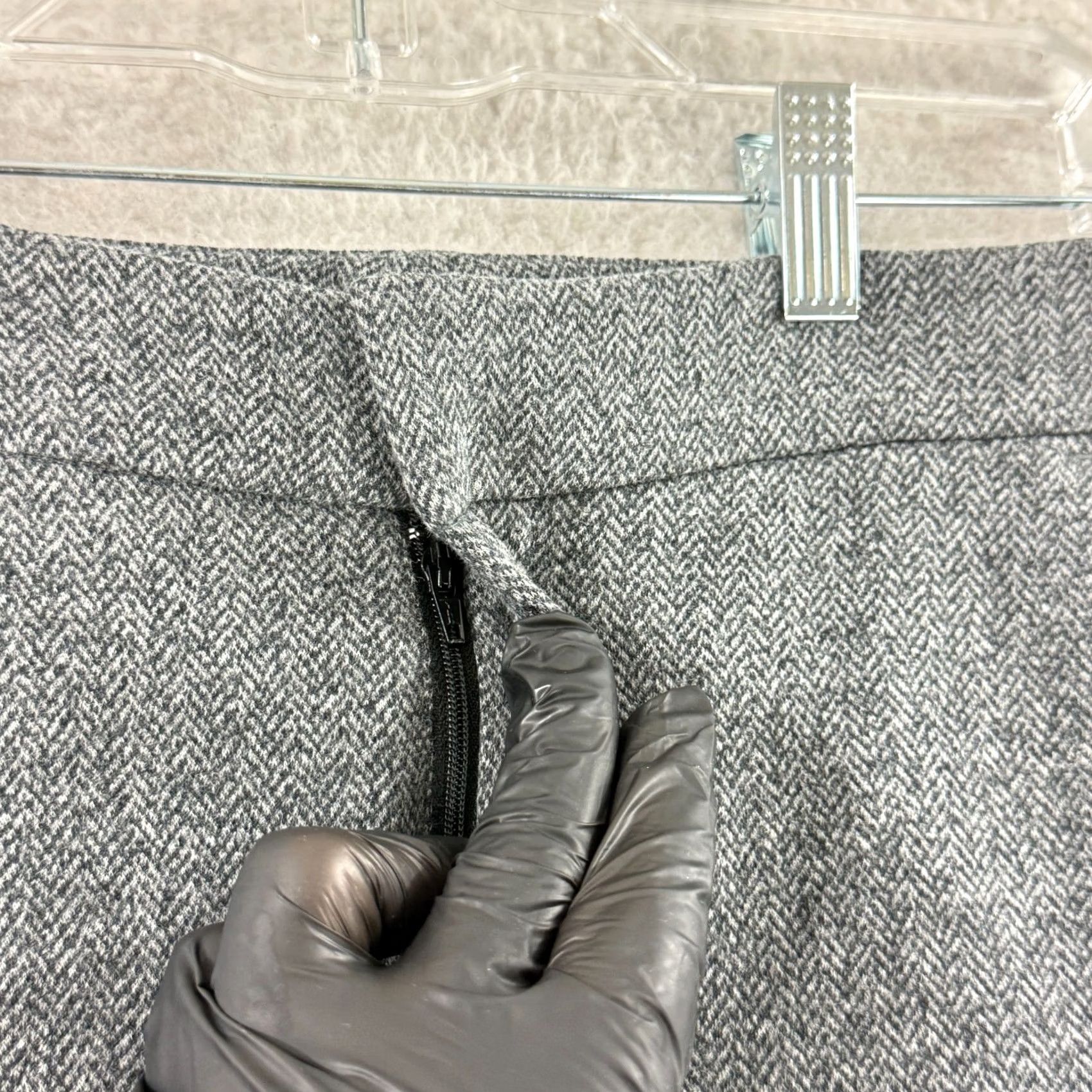 Vintage Ecru Gray Herringbone Dress Pants Womens Size 2 Slim Cuffed Mid-Rise Trousers Pants Front Flat Front Casual Business Workwear Size 26" / US 2 / IT 38 - 5 Thumbnail