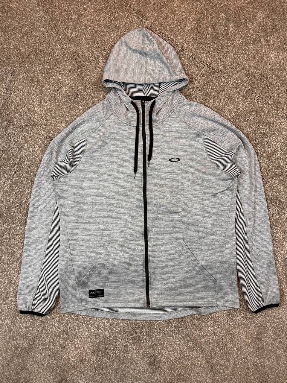 Oakley Vintage Y2K Oakley Full Zip Performance Hoodie Grey Black Size US XL / EU 56 / 4 - 1 Thumbnail