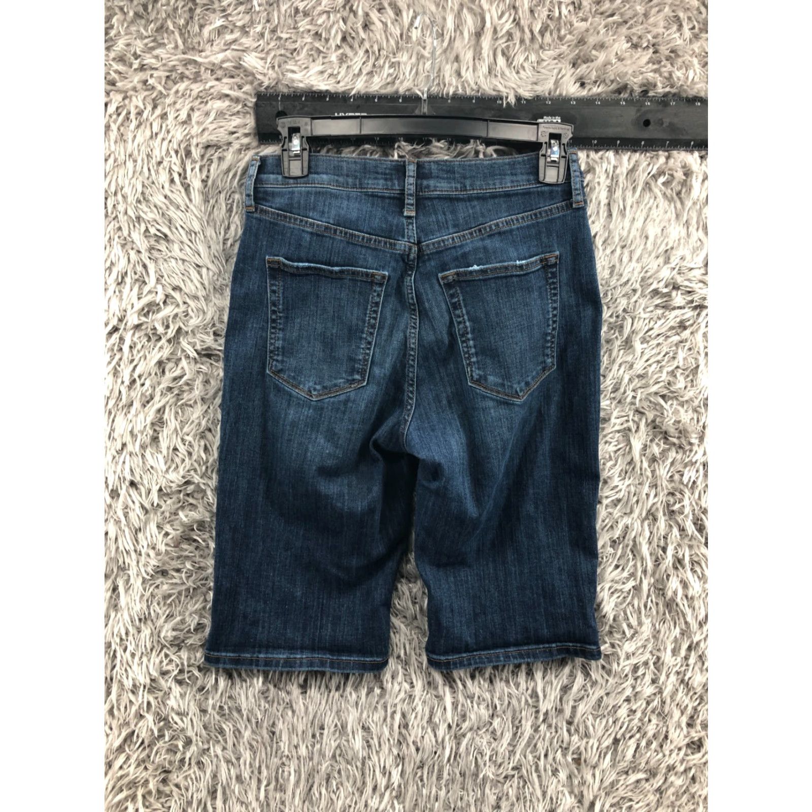 Banana Republic Banana Republic Bermuda Shorts Womens Size 2 Mid Rise Medium Wash Blue Size 26" / US 2 / IT 38 - 5 Thumbnail