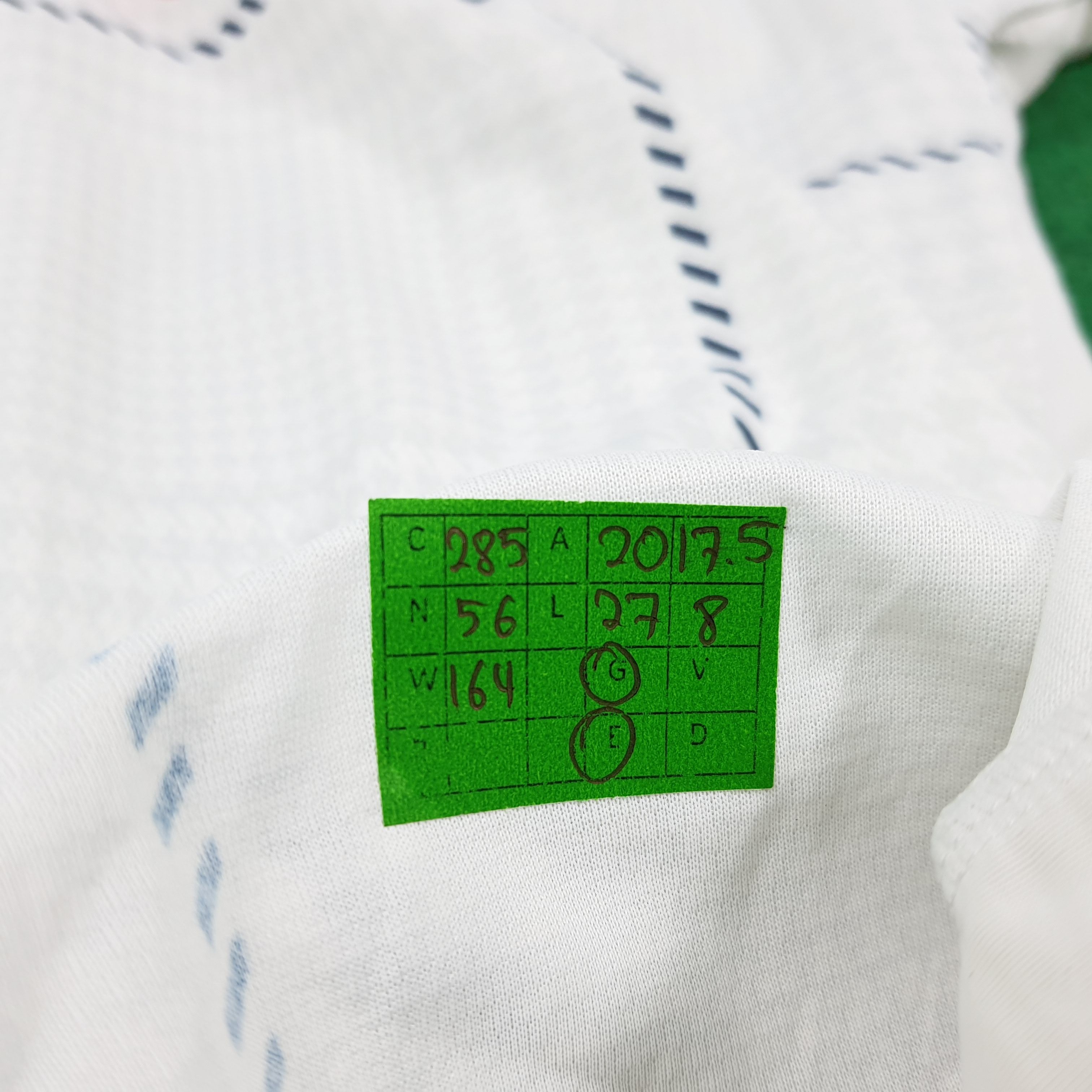 Mizuno Vintage Nagoya Grampus Eight J-League Away Jersey C285N56 Size US M / EU 48-50 / 2 - 9 Thumbnail