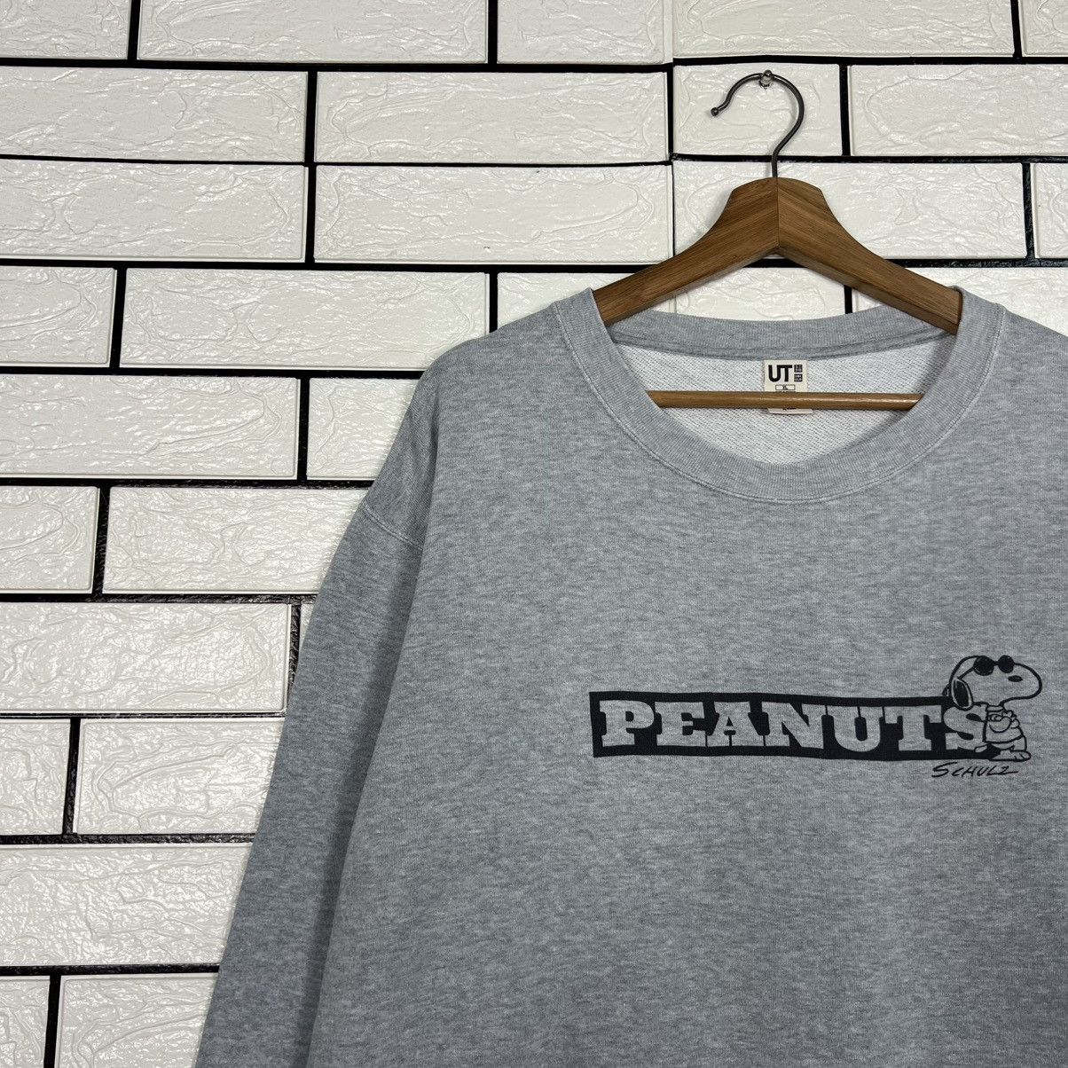 Peanuts UNIQLO X PEANUTS Big Logo Crewneck Sweatshirt #4169-C191 Size US XL / EU 56 / 4 - 6 Thumbnail