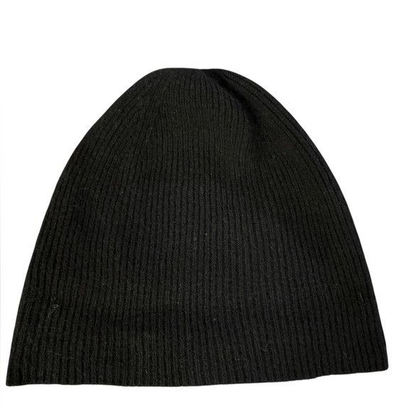 Weekend Stories Itzel Recycled Cashmere Black Knit Beanie