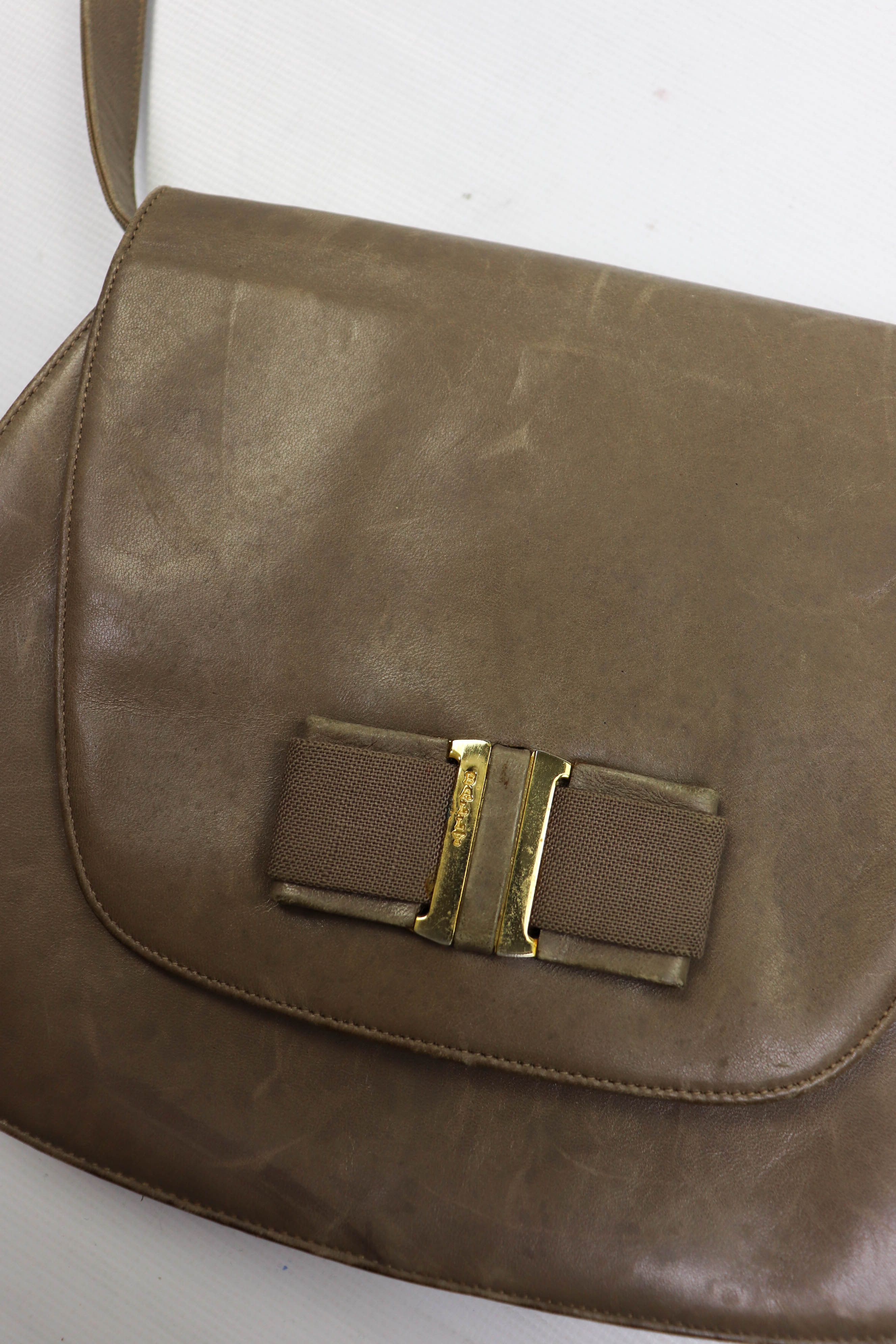Bally Bally Switzerland Vintage Cream Beige Leather Crossbody Bag Size ONE SIZE - 7 Thumbnail