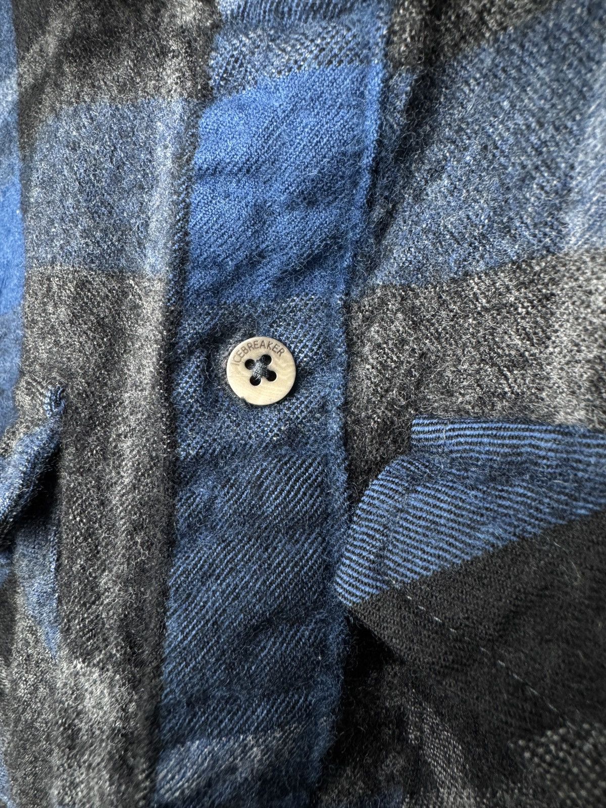Icebreaker Icebreaker blue checkered flannel outdoor long sleeve shirt Size US M / EU 48-50 / 2 - 4 Thumbnail