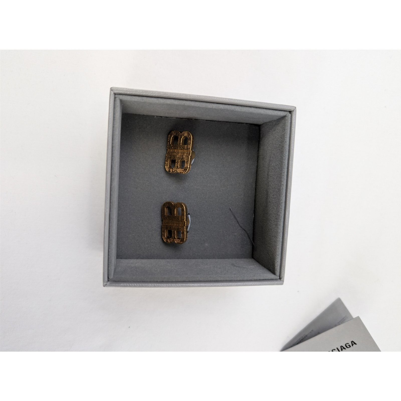 Balenciaga o1rshd1 Size: OS / BB Textured Earrings in Golden Size ONE SIZE - 10 Thumbnail