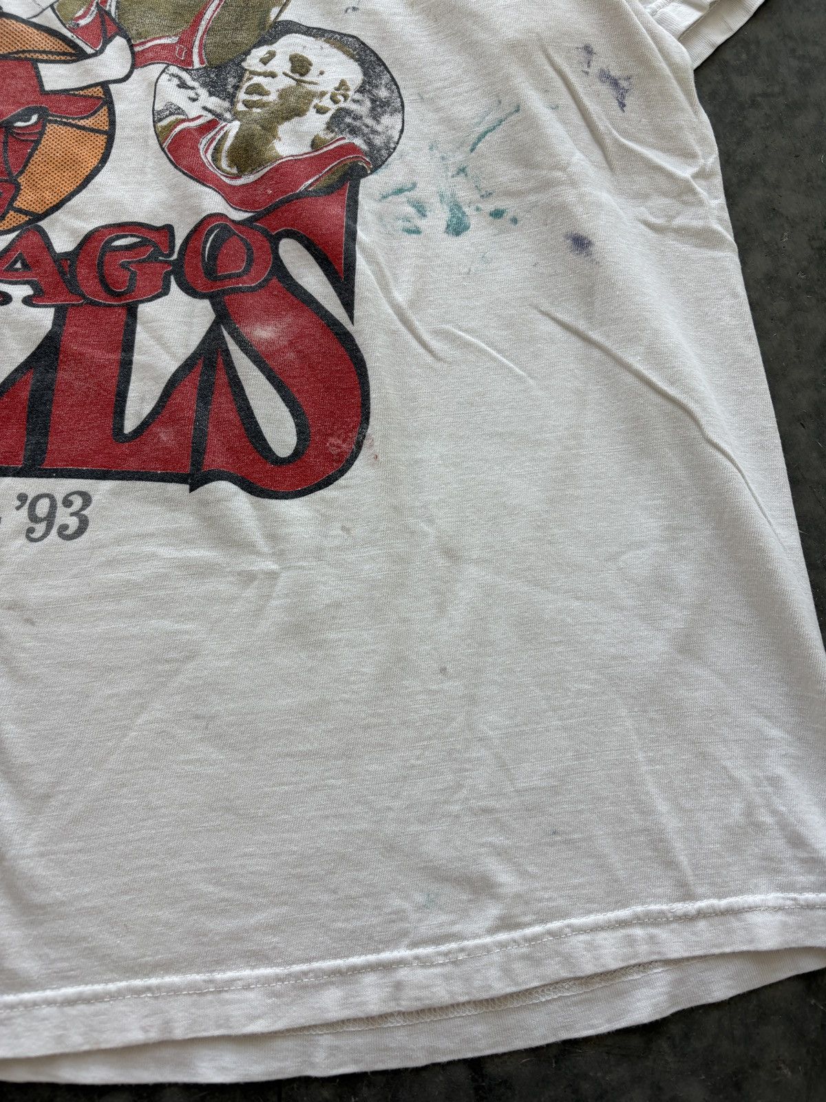 Vintage Vintage 90s Chicago Bulls Rap Tee 3 Peat Thrashed Boxy Fit Size US L / EU 52-54 / 3 - 7 Thumbnail