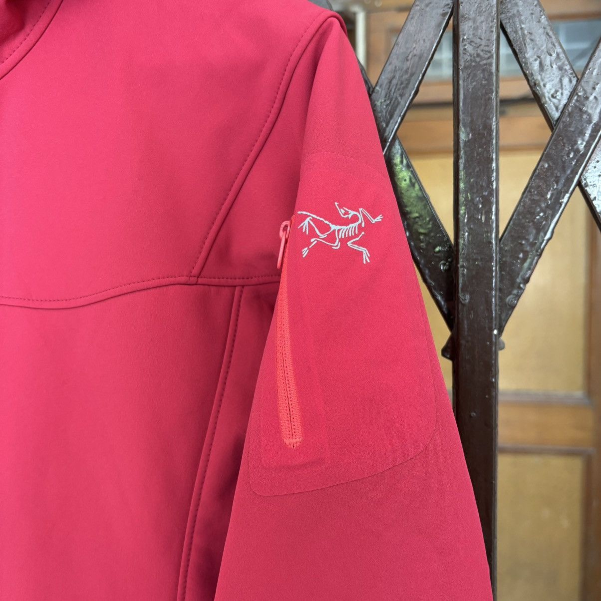 Arc'teryx Vintage Arcteryx Pink Jacket Size M / US 6-8 / IT 42-44 - 3 Thumbnail