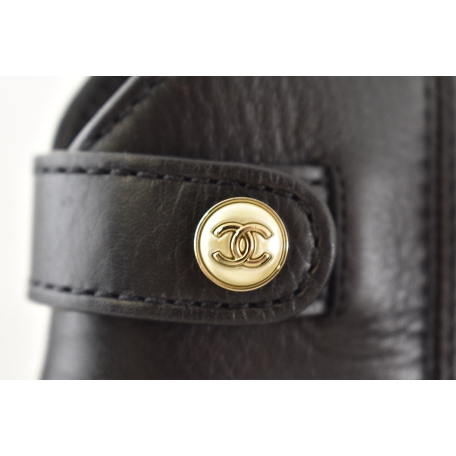 Chanel Chanel 24K Black Calfskin Pearl CC Western Ankle Boots 37 Size US 6 / IT 36 - 14 Thumbnail