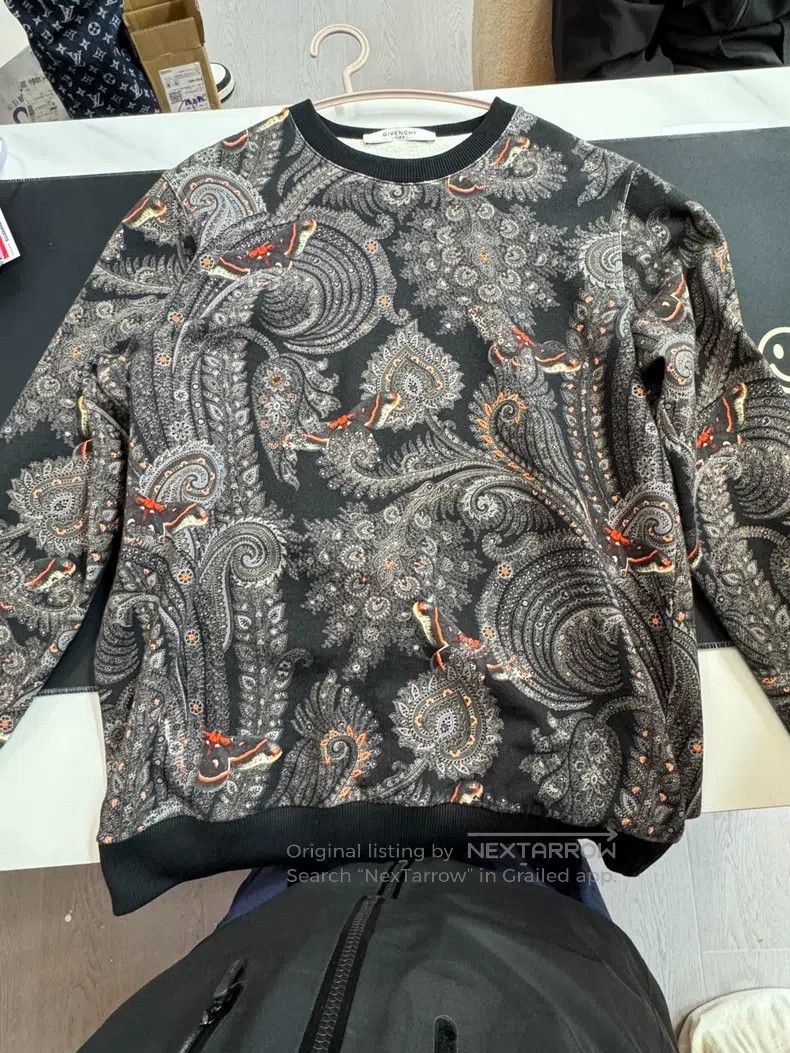 Givenchy Givenchy Printed pattern design hoodie casual top Size US S / EU 44-46 / 1 - 1 Thumbnail