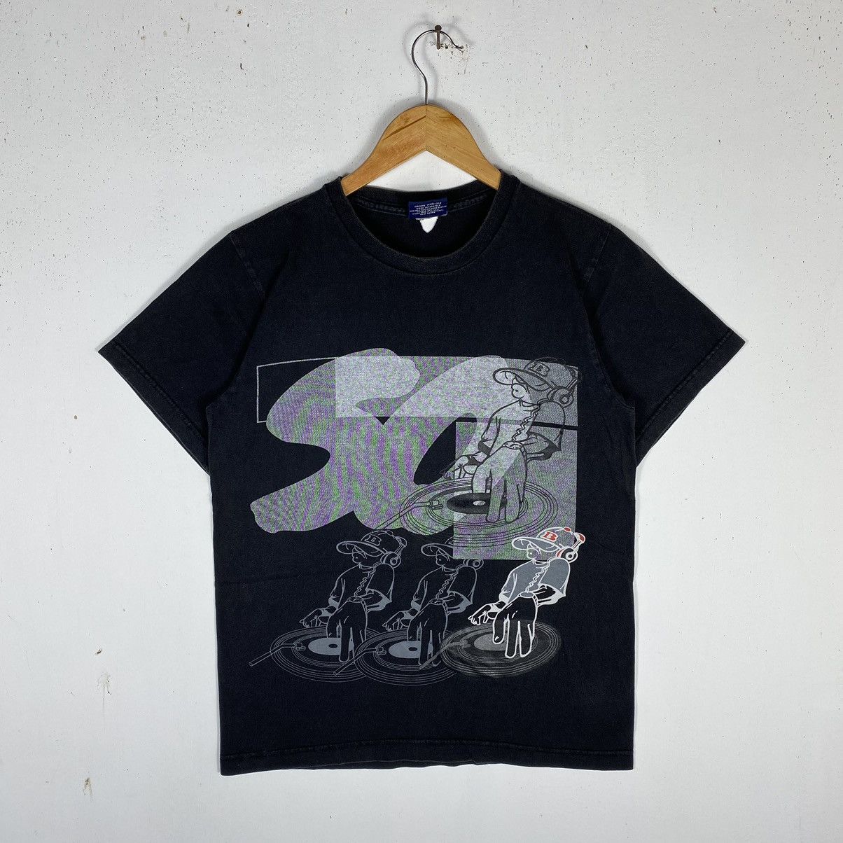 Rap Tees × Vintage VINTAGE 90's SCHOOL OF HARD KNOCKS HIP-HOP DJ TEE Size US S / EU 44-46 / 1 - 2 Thumbnail